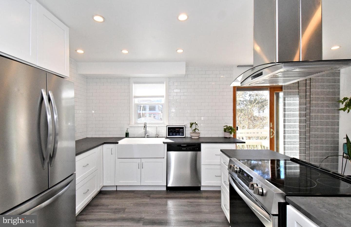 742 Walnut Street photo 8