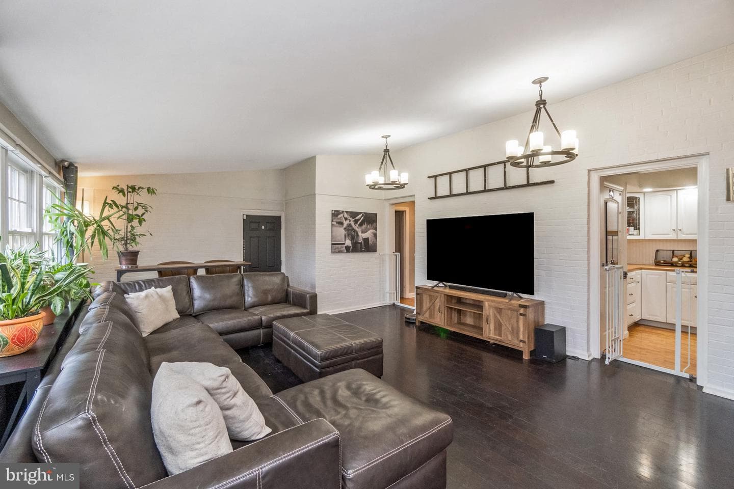 2415 W Tremont Street photo 18