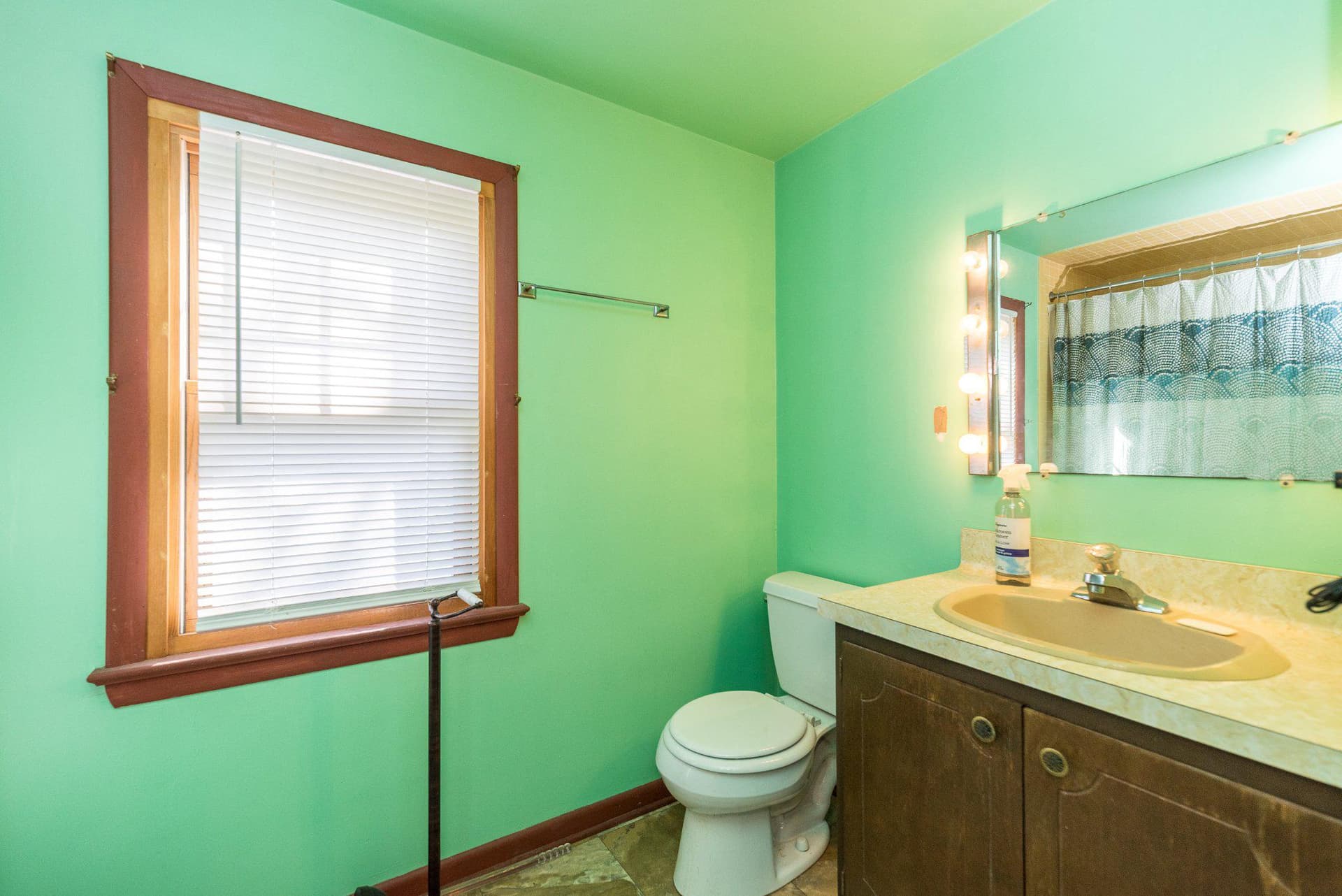 520 Thomas Street photo 19