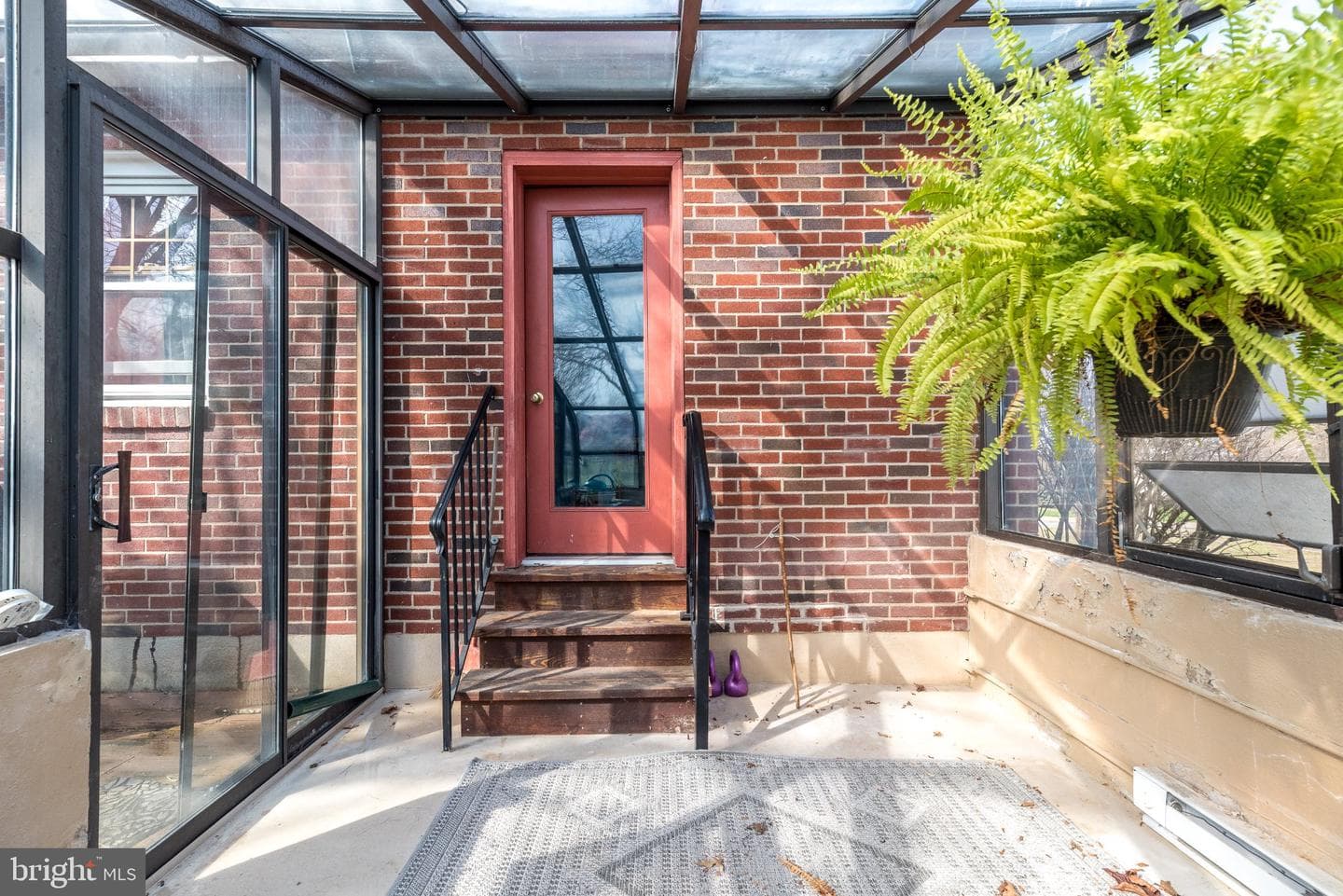 520 Thomas Street photo 24