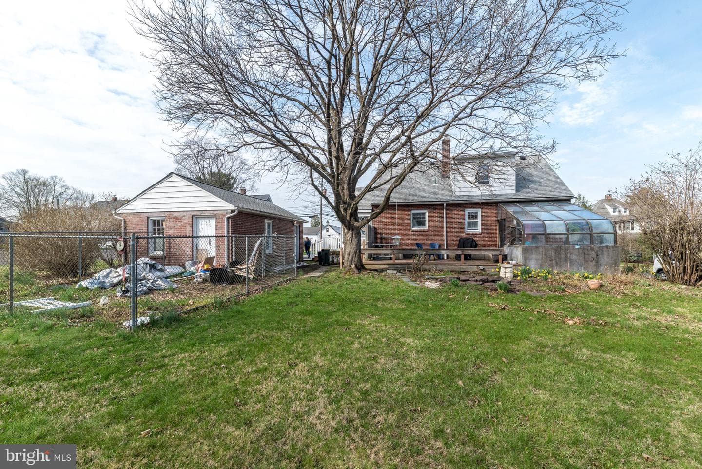520 Thomas Street photo 27