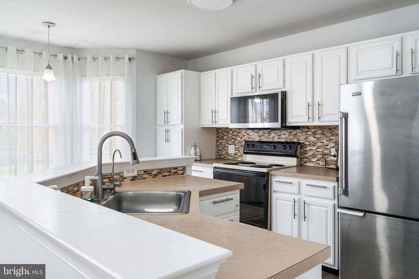 311 Windsor Place photo 11
