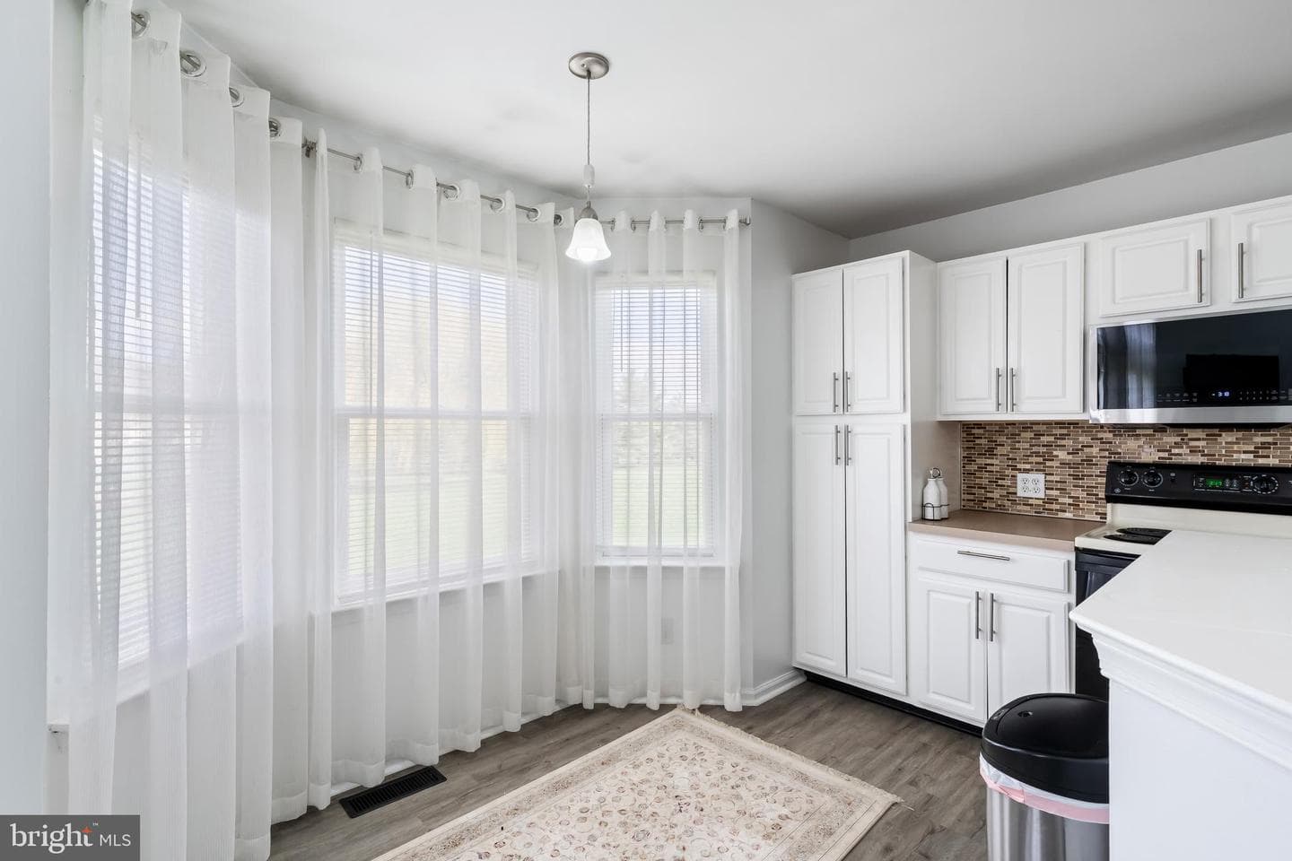 311 Windsor Place photo 14