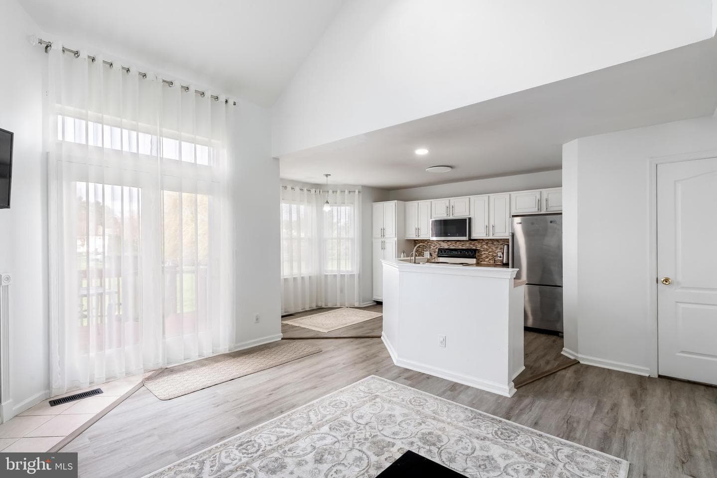 311 Windsor Place photo 15