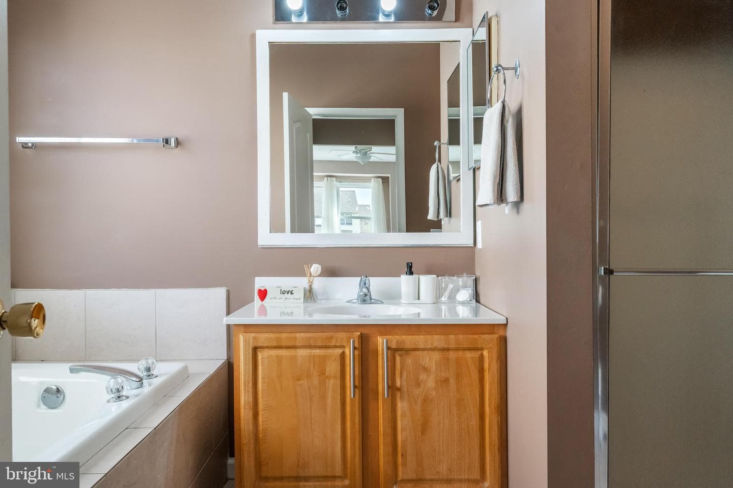311 Windsor Place photo 26