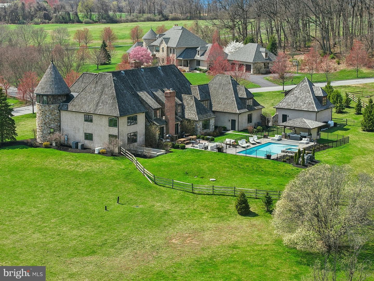 2214 N Melrose Lane, Bethlehem