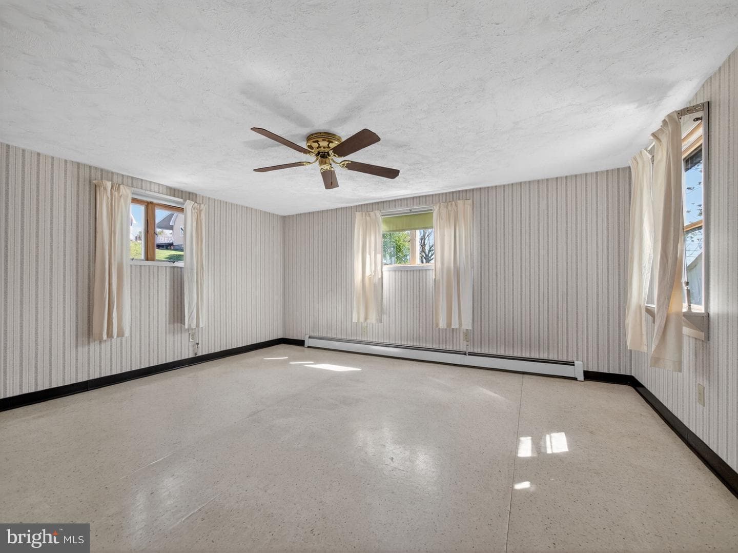 8275 Mertztown Road photo 35