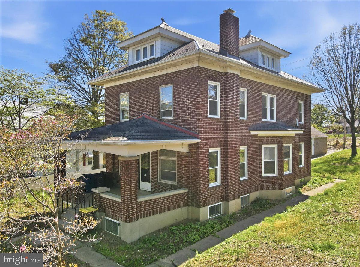 3756 W Walnut Street photo 2
