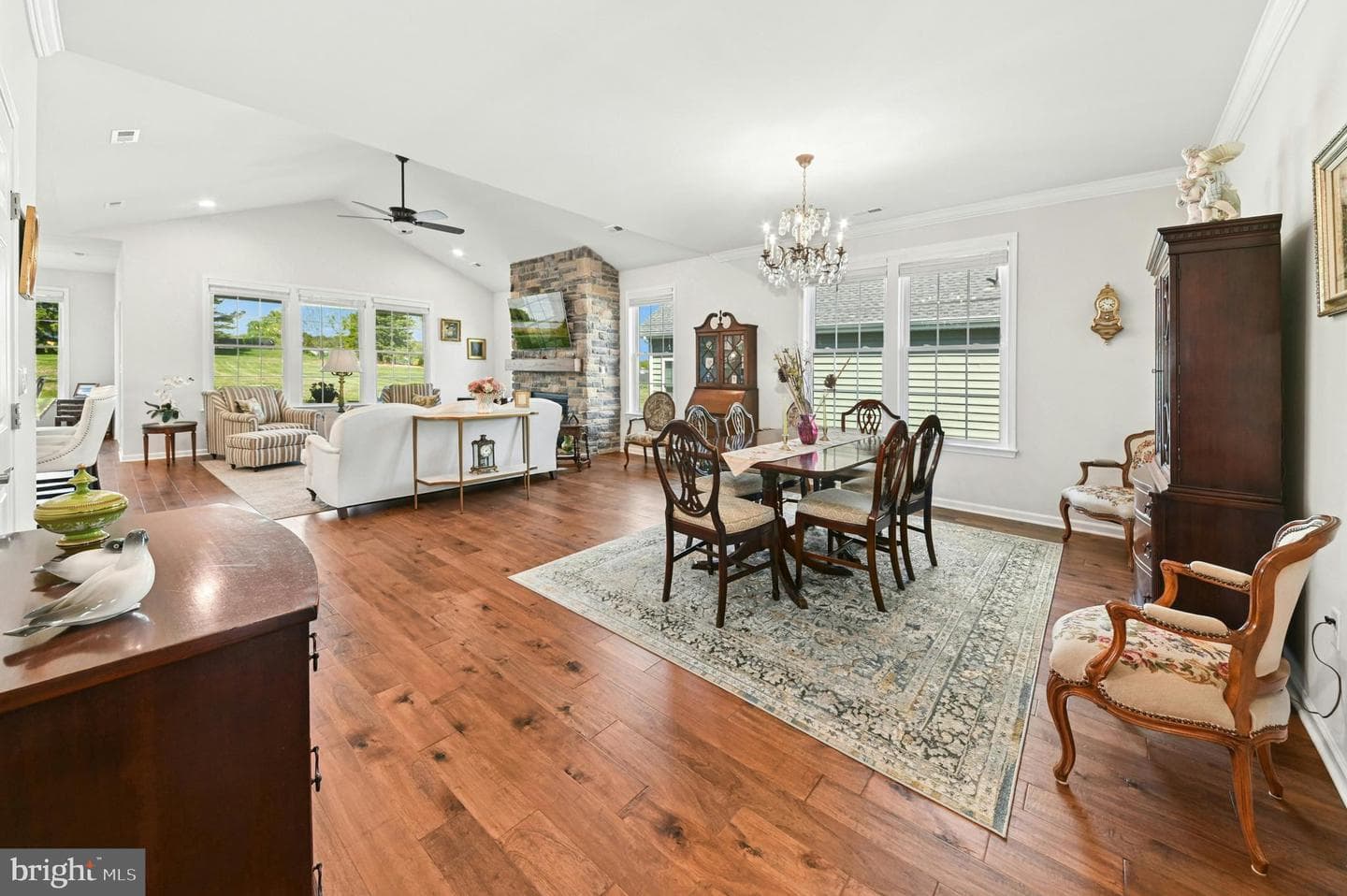5544 Traditions Drive photo 6