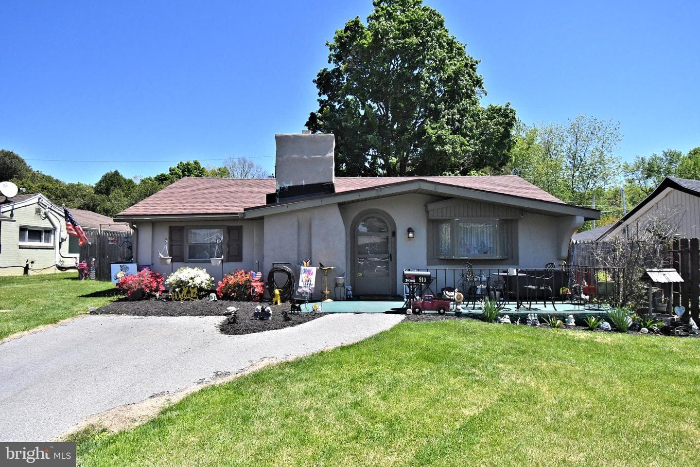910 Fernwood Street