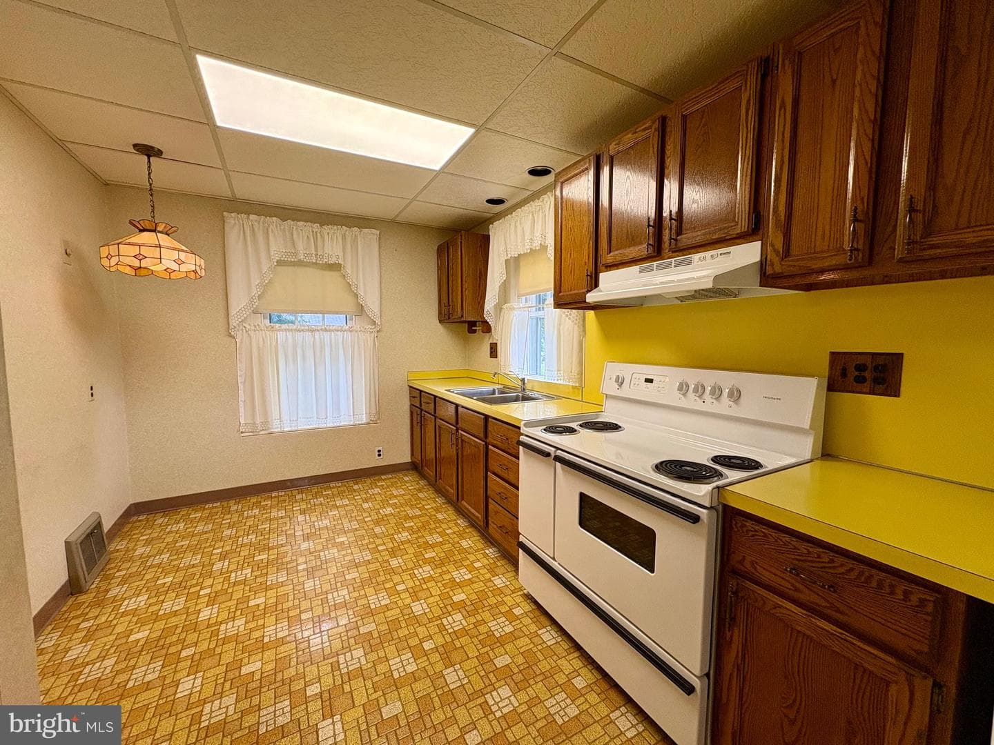 1731 Chapel Avenue photo 14