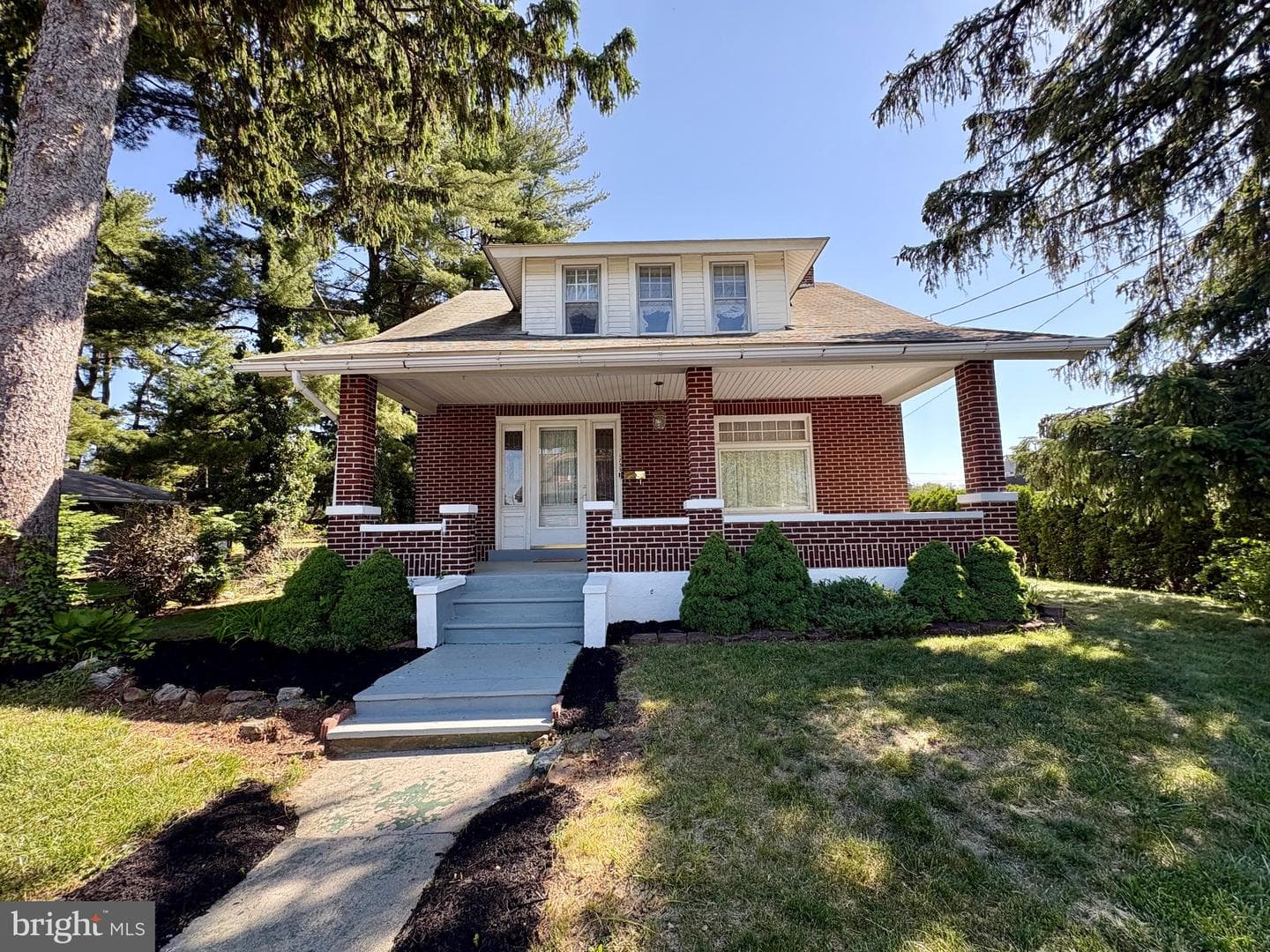 1731 Chapel Avenue photo 2