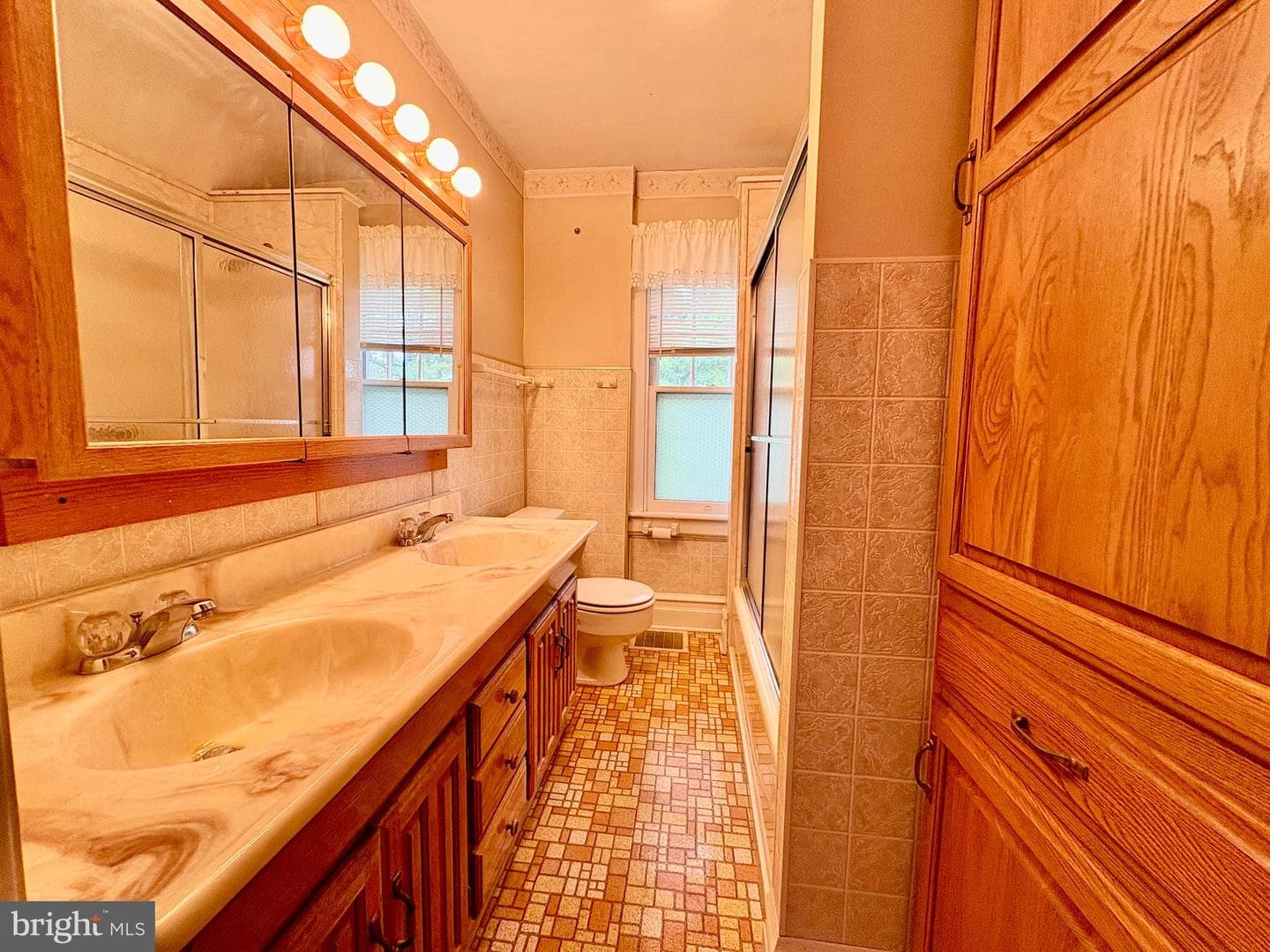 1731 Chapel Avenue photo 25
