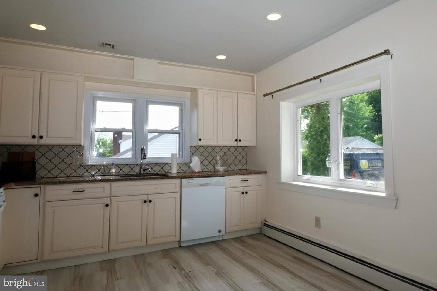 172 Harrison Street photo 5