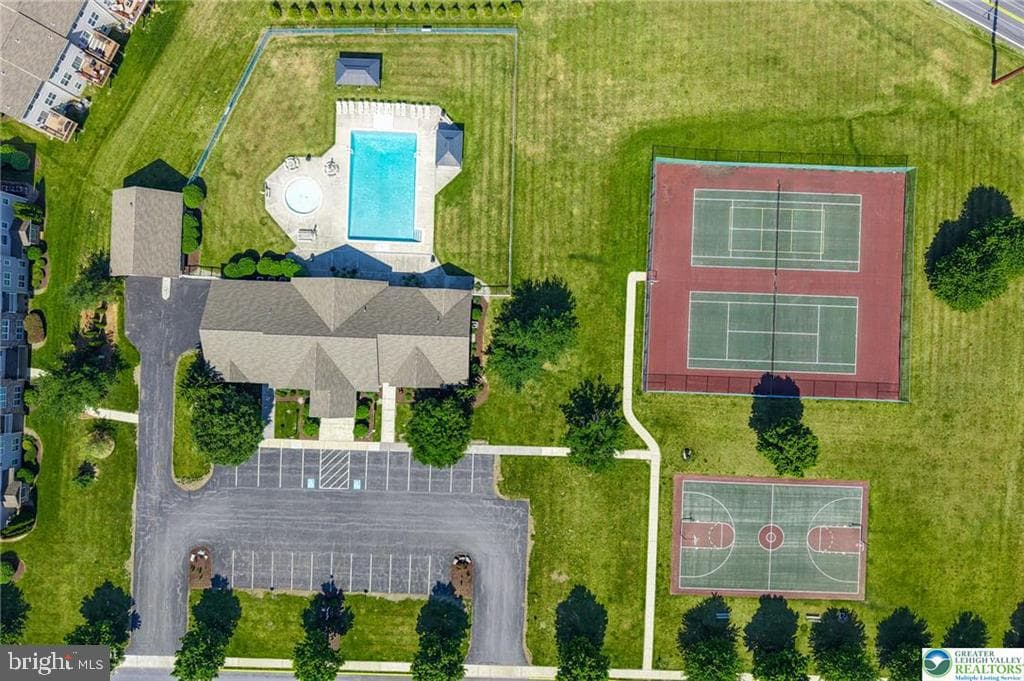 6411 Pioneer Drive photo 10
