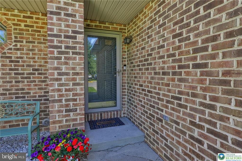 6411 Pioneer Drive photo 13