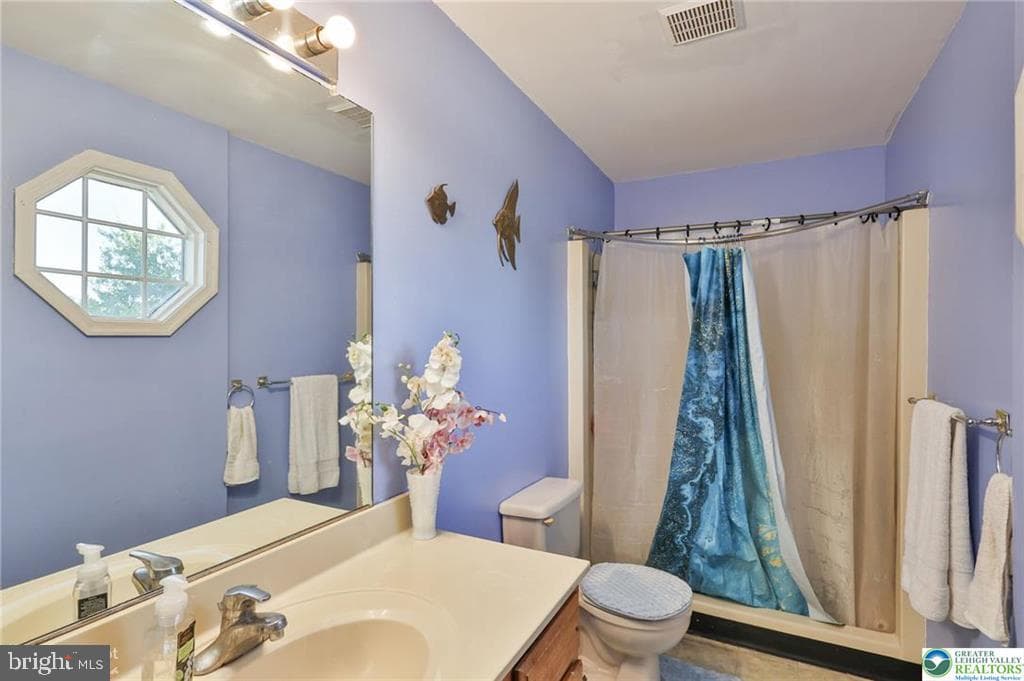 6411 Pioneer Drive photo 35