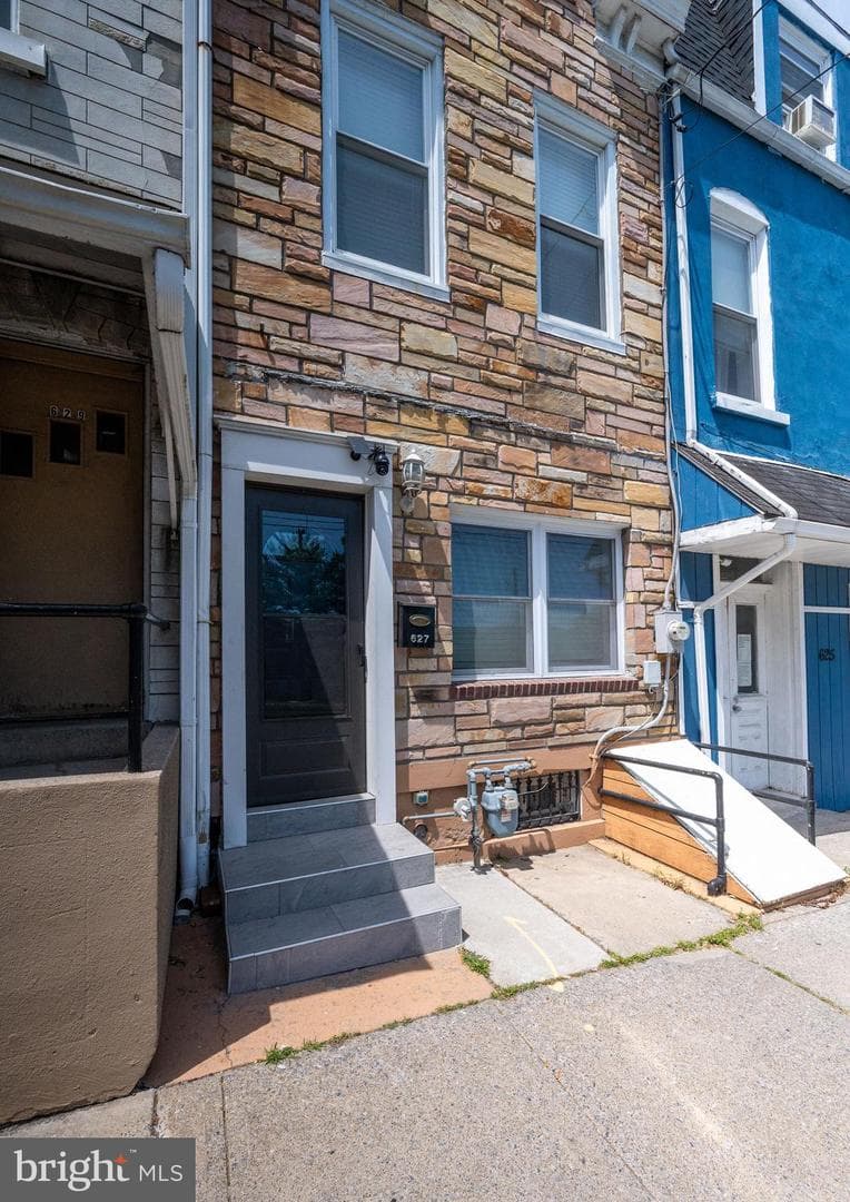 627 W Union Street photo 4