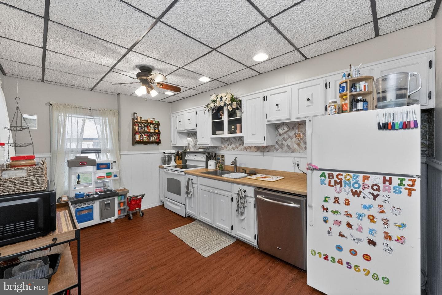 233 Adrain Street photo 10