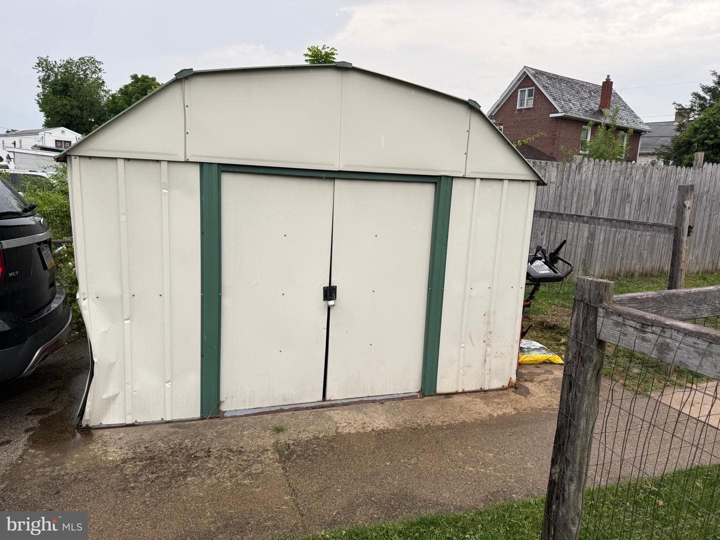 243 Wood Street photo 25