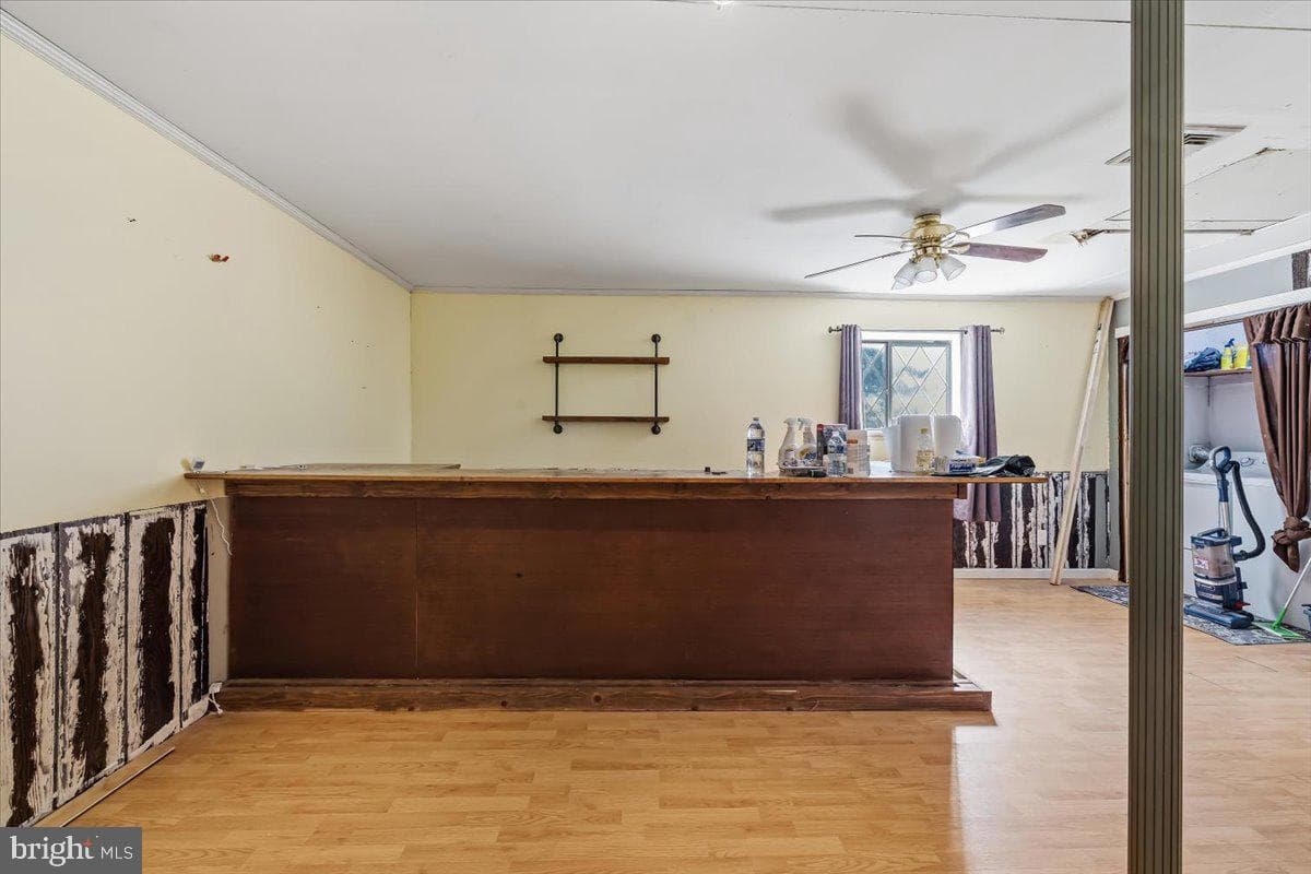 2230 N Lehigh Avenue photo 8