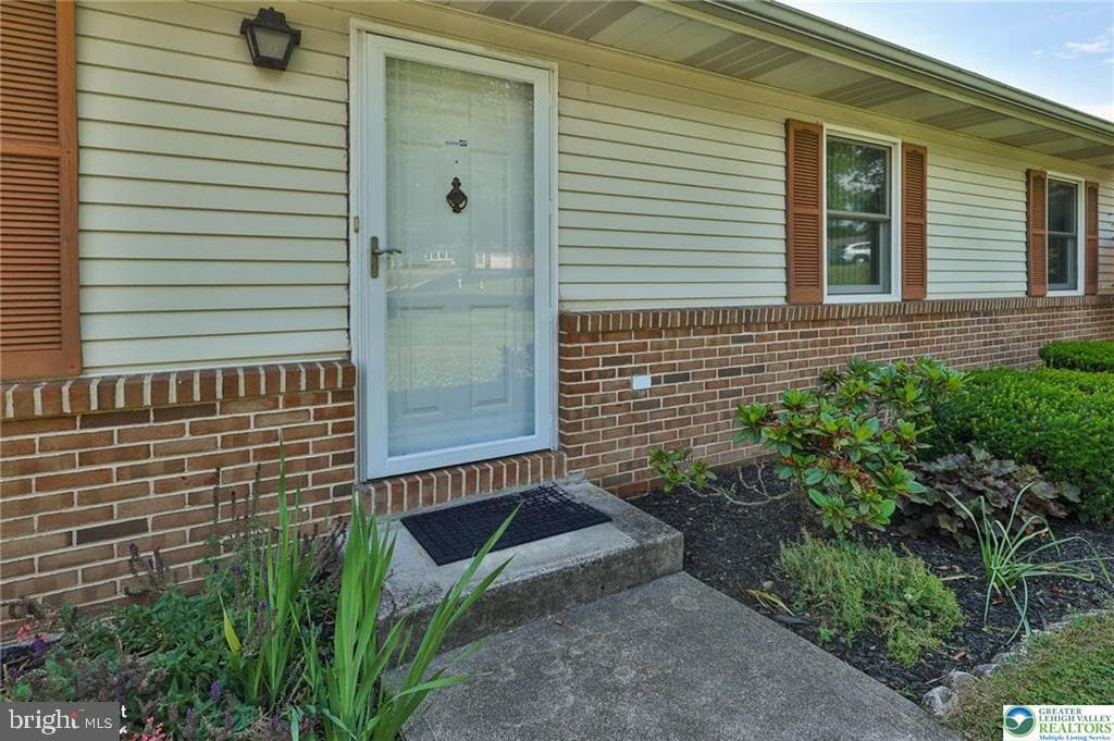 4354 Fieldstone photo 3
