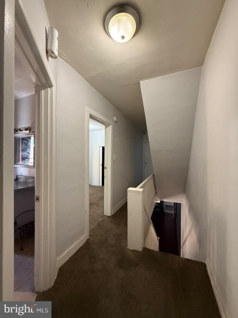 528 W Tilghman Street photo 5