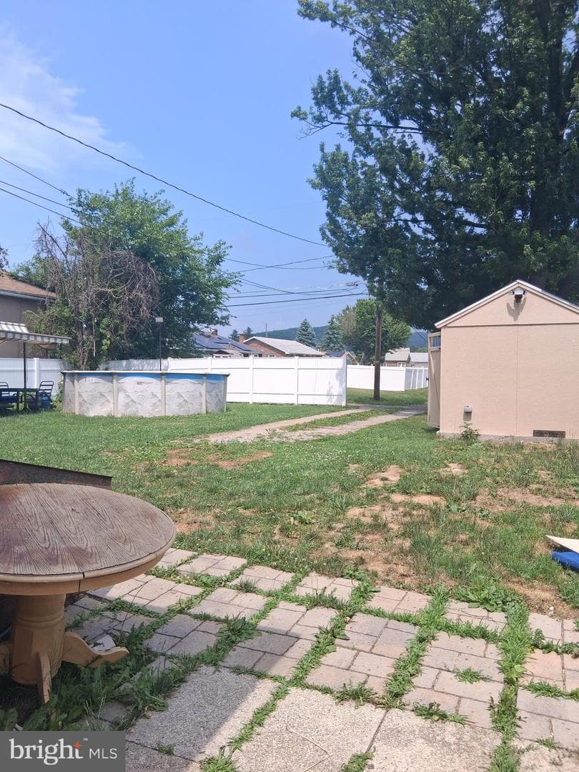 1611 S Race Street photo 4