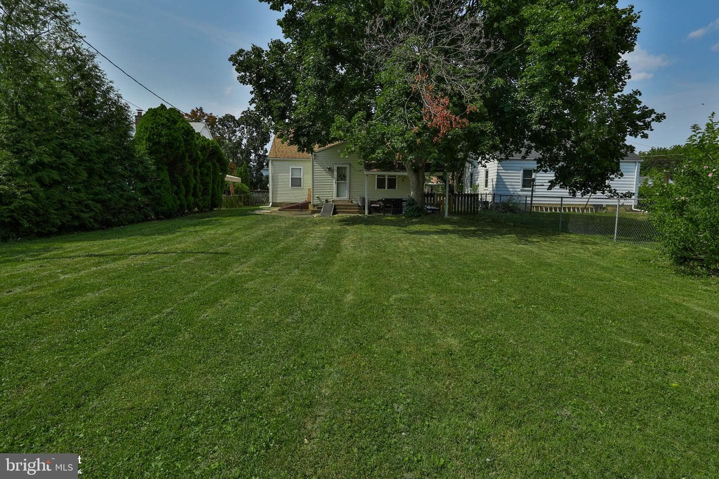 2310 E Woodlawn Street photo 50