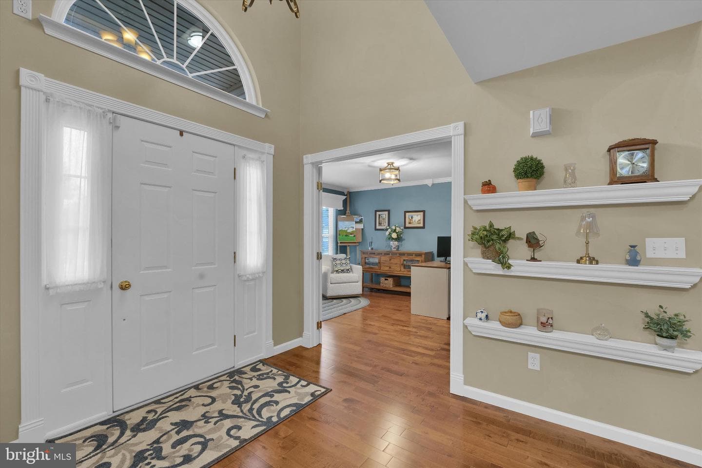 2184 Greenmeadow Drive photo 4
