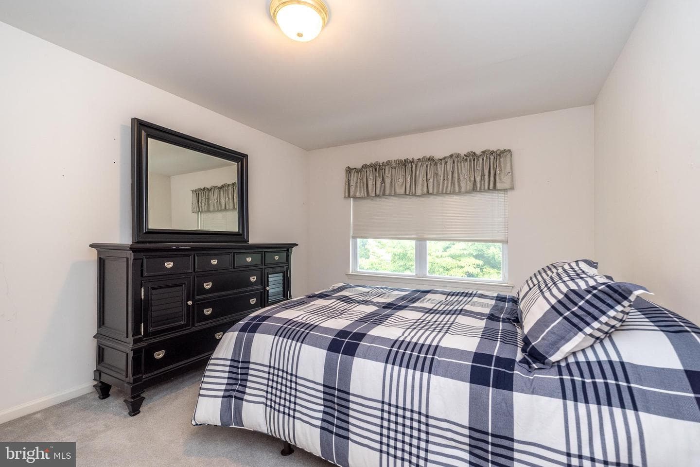 310 Oxford Place photo 37
