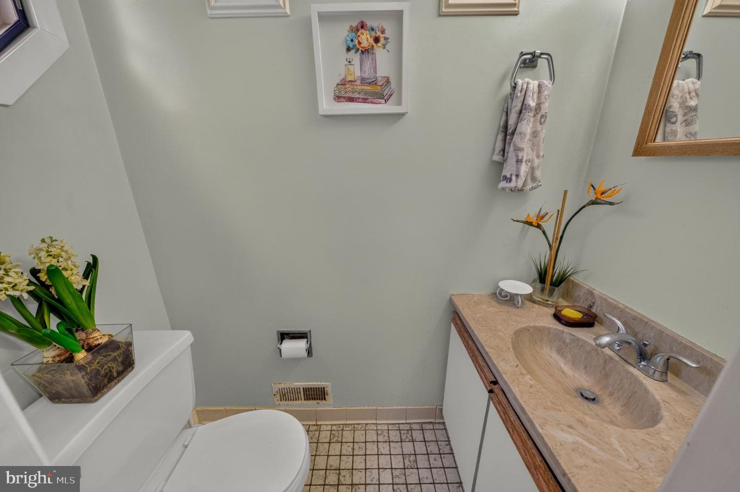 1910 Alberta Drive photo 16