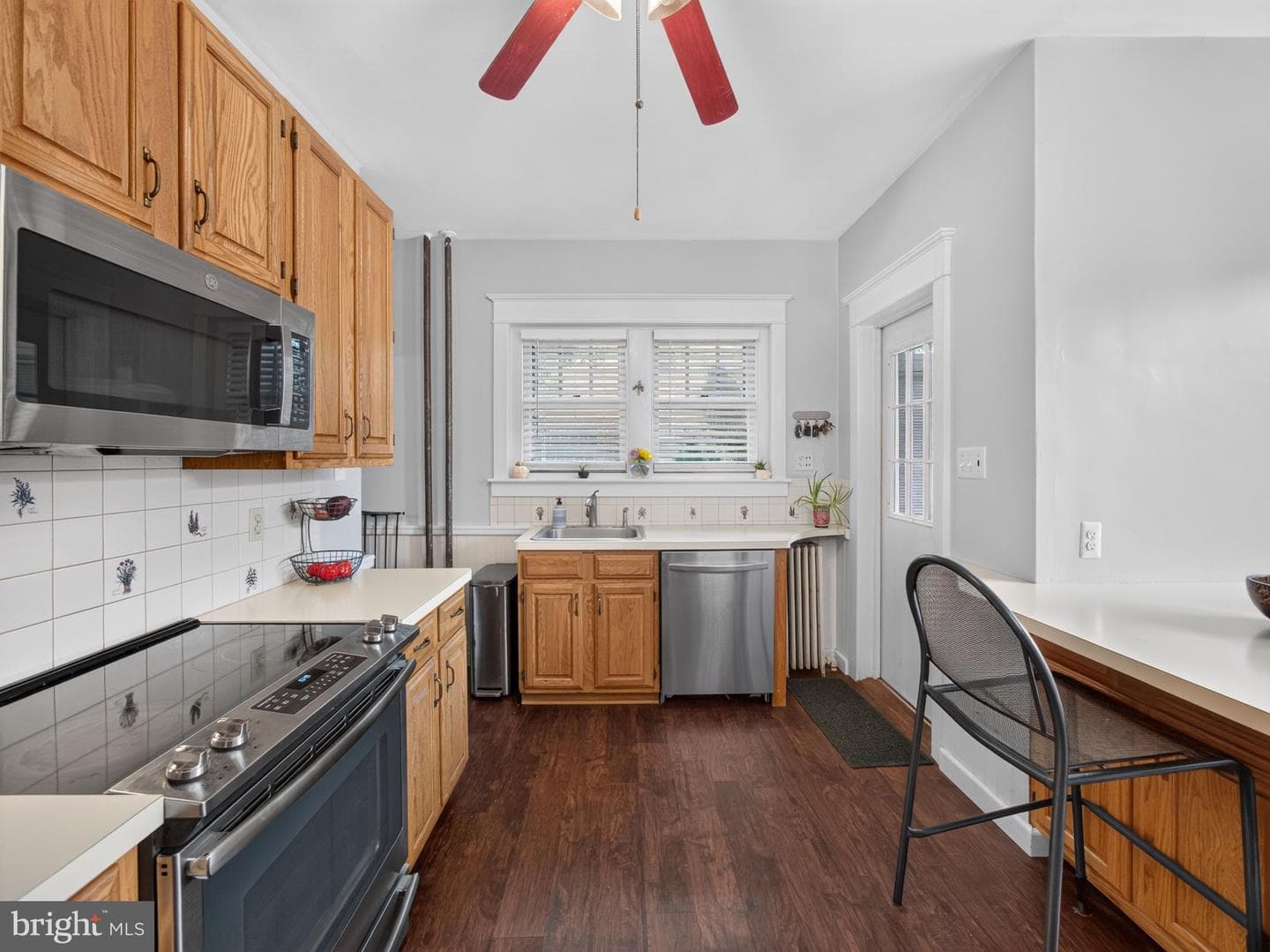 2445 W Allen Street photo 16