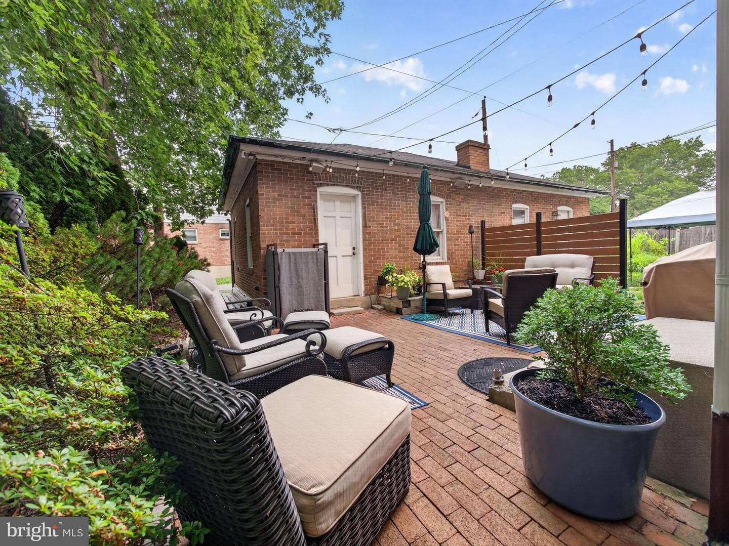 2445 W Allen Street photo 29