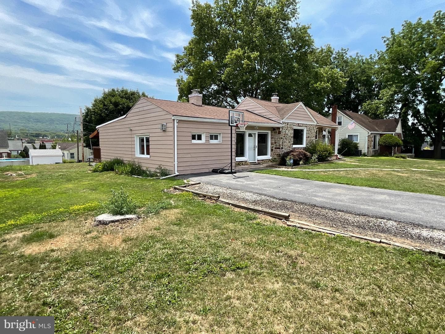 3128 Diamond Avenue photo 3