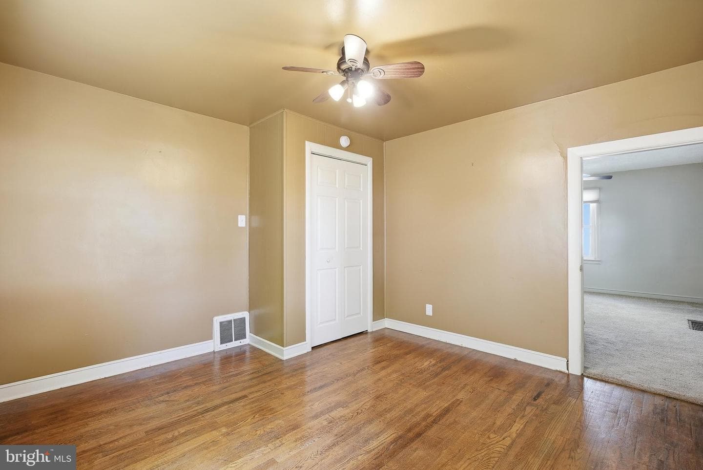 868 N Irving Street photo 14