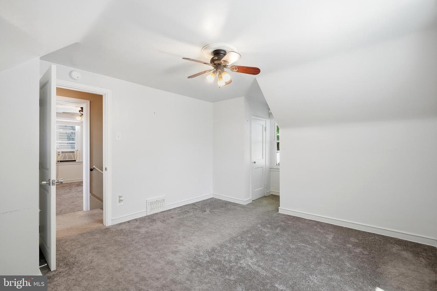 868 N Irving Street photo 24