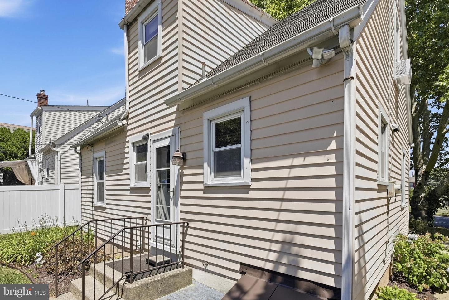 868 N Irving Street photo 40
