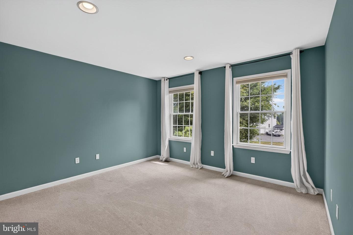 5007 W Saucon Avenue photo 51