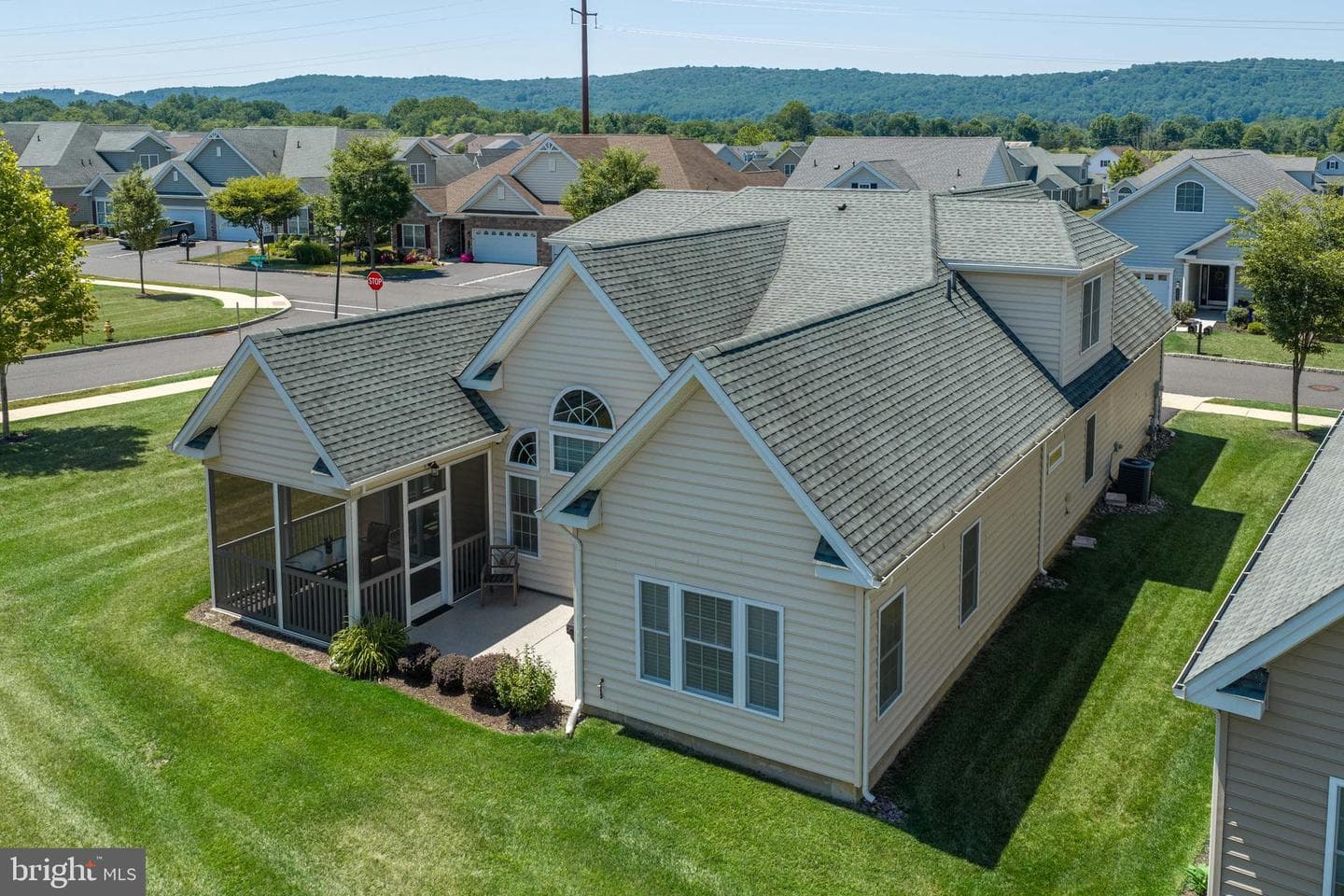4406 Colonial photo 39