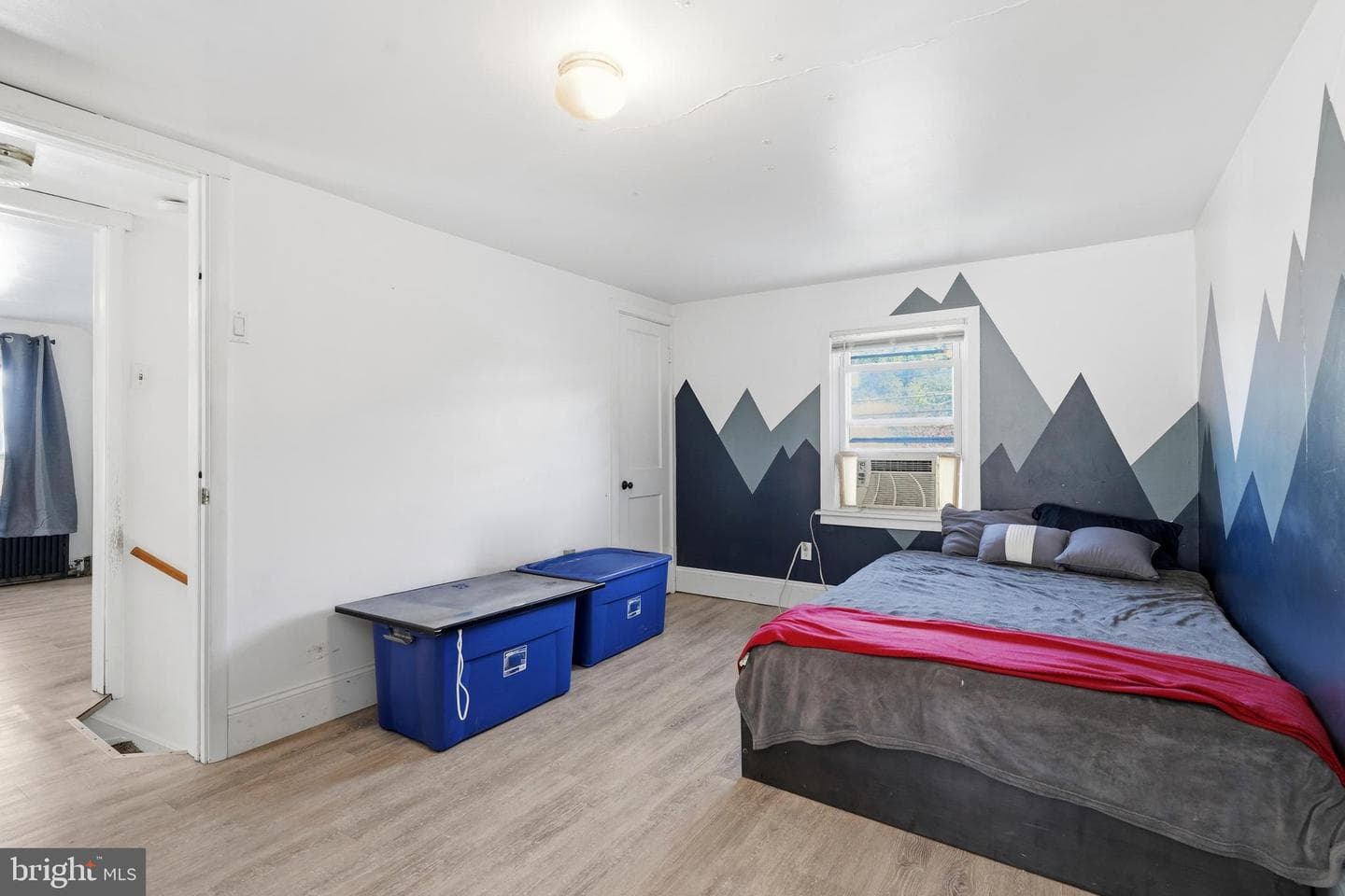 1665 Broadway photo 27