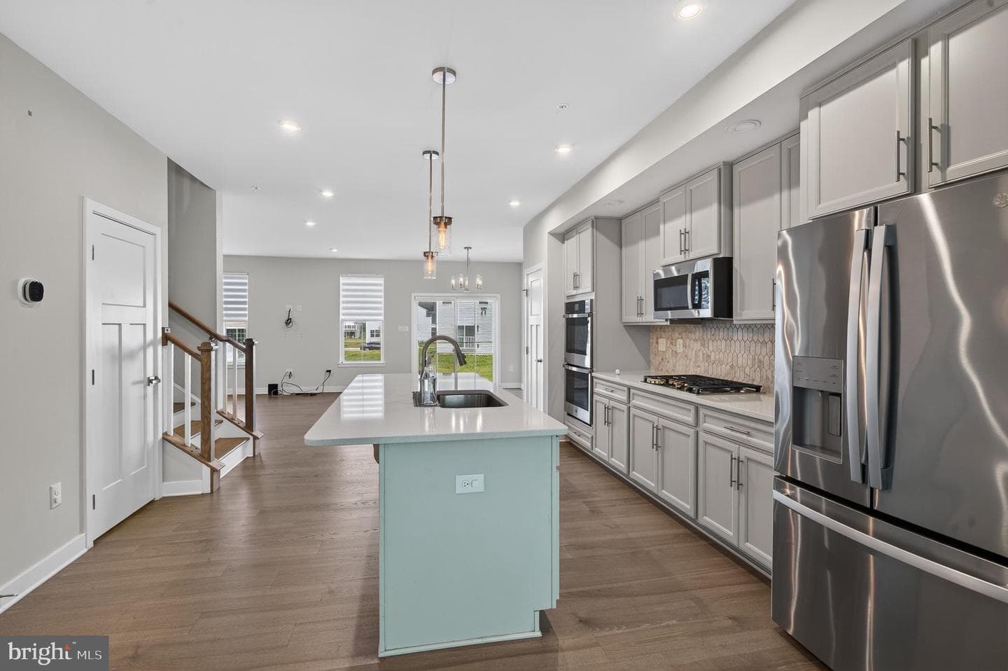 1047 Watson Court photo 6