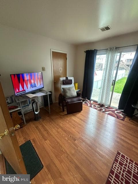 415 N Filbert Street photo 9