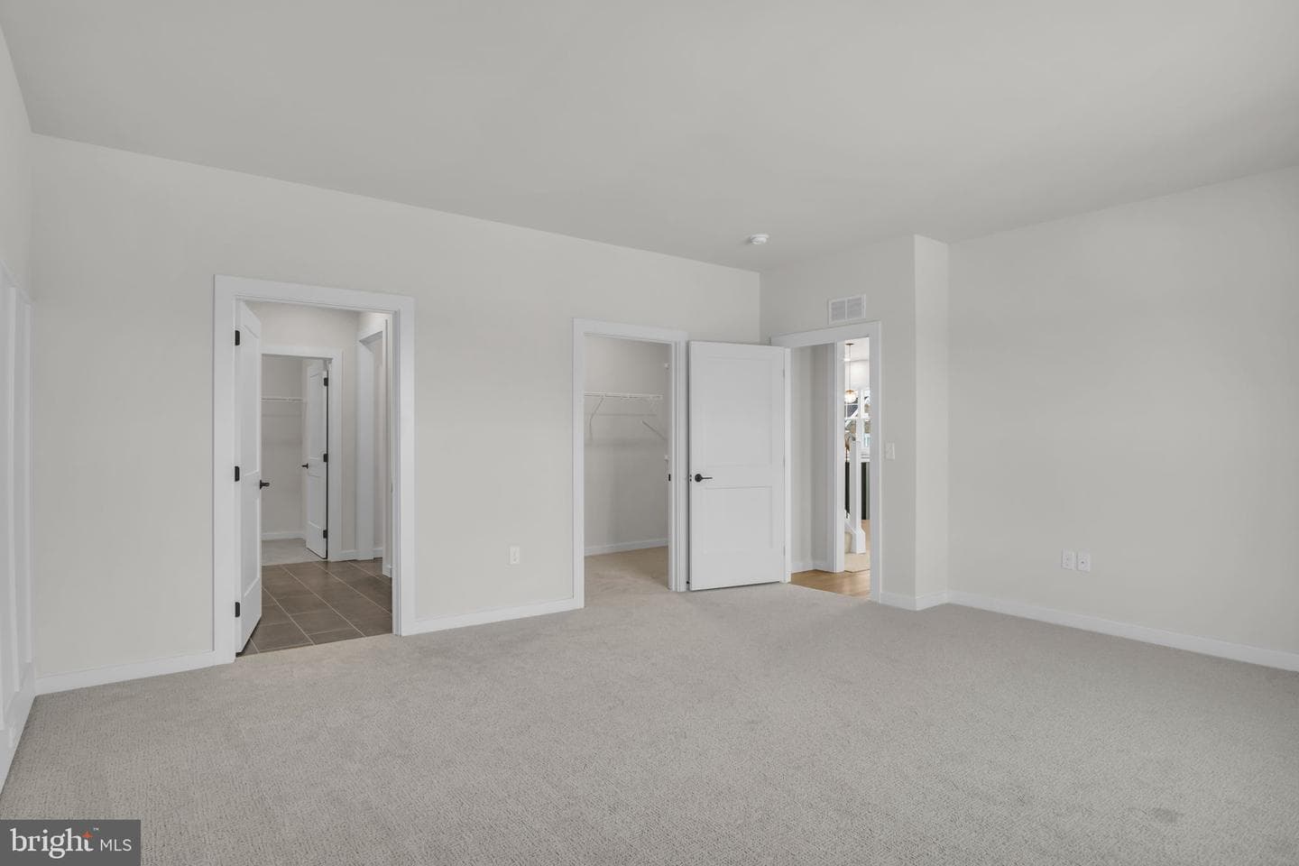 141 Bellflower Avenue photo 10