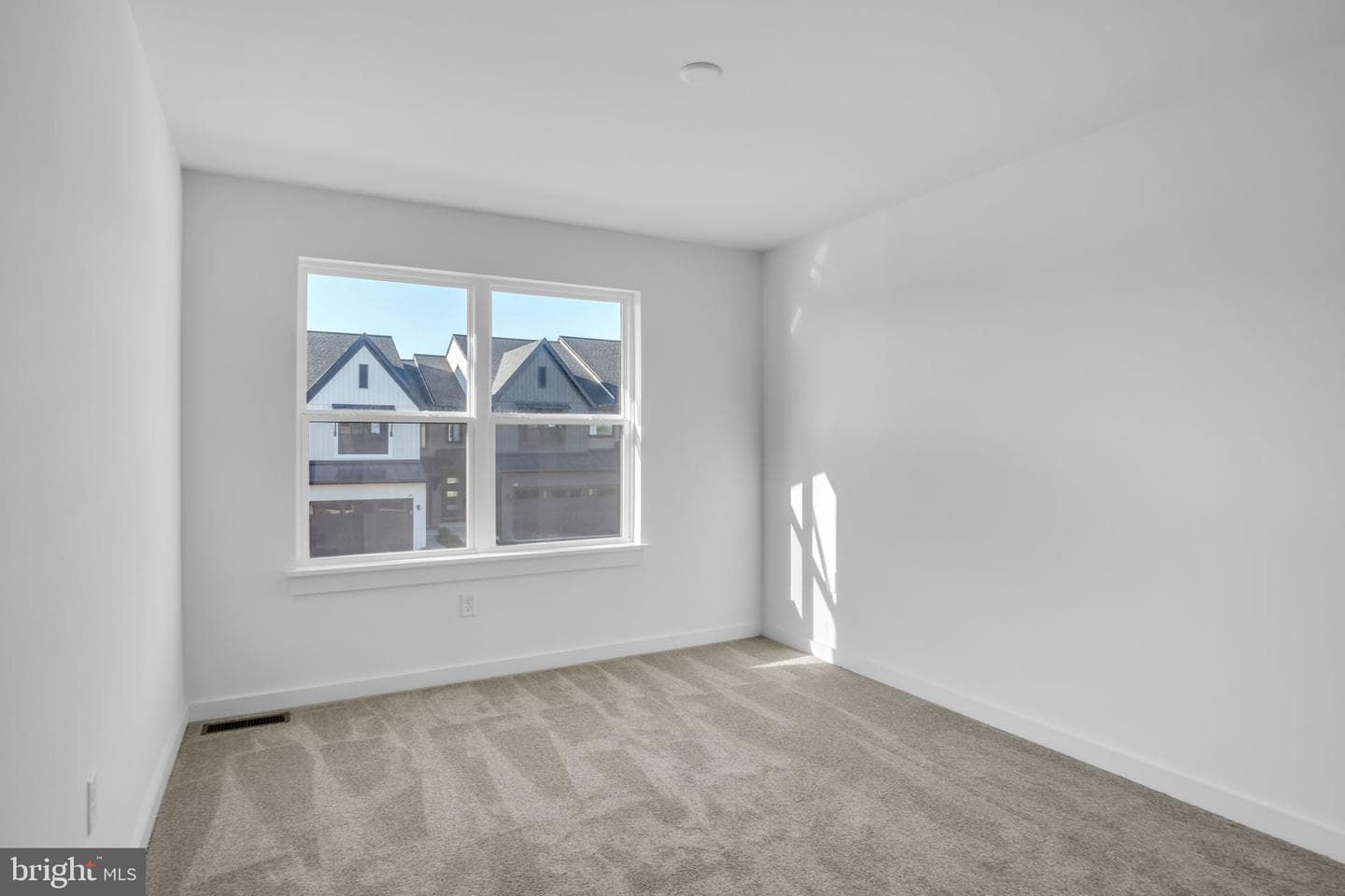 # 087-16 photo 14