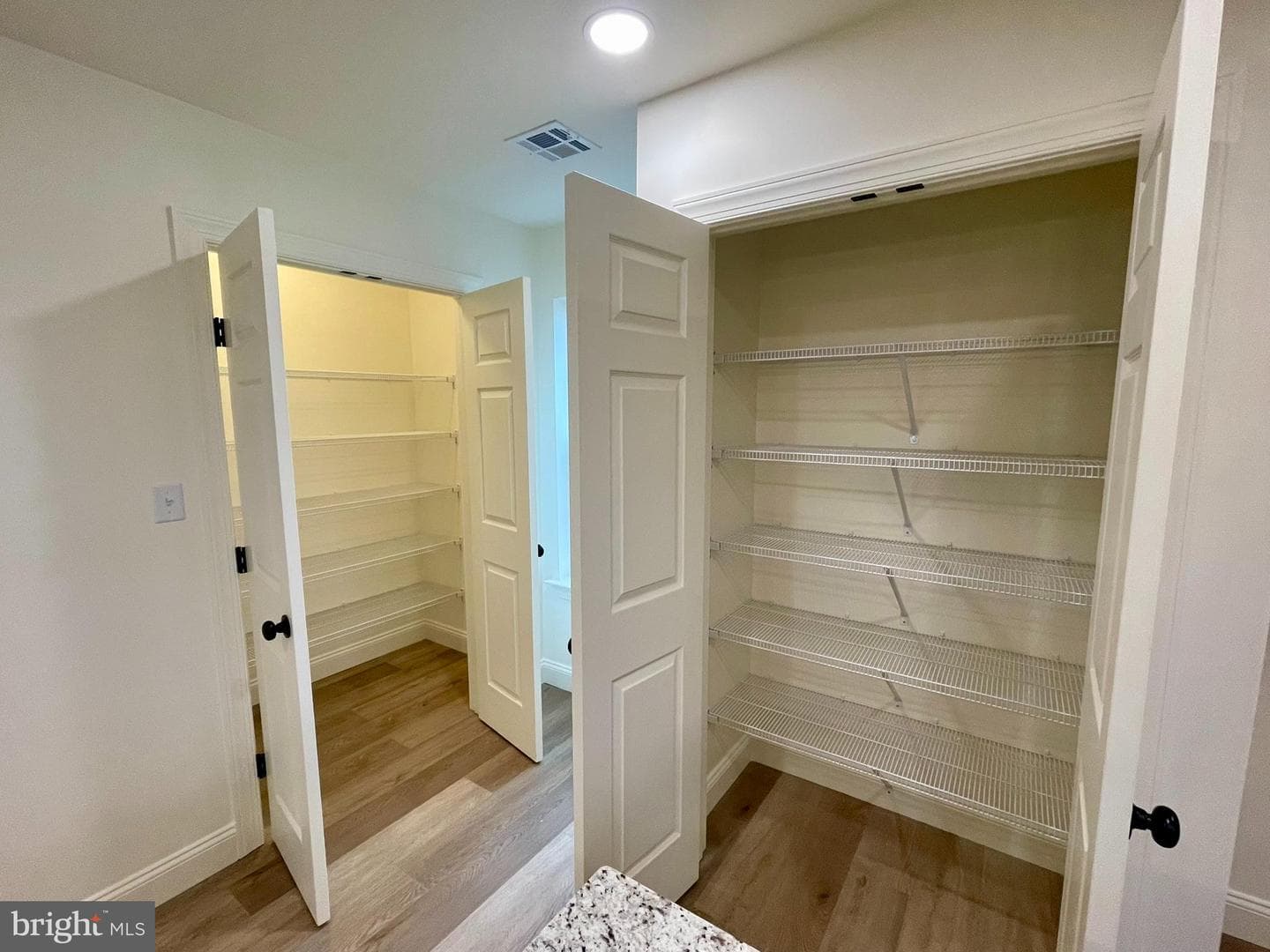305 Jasmine Drive photo 10