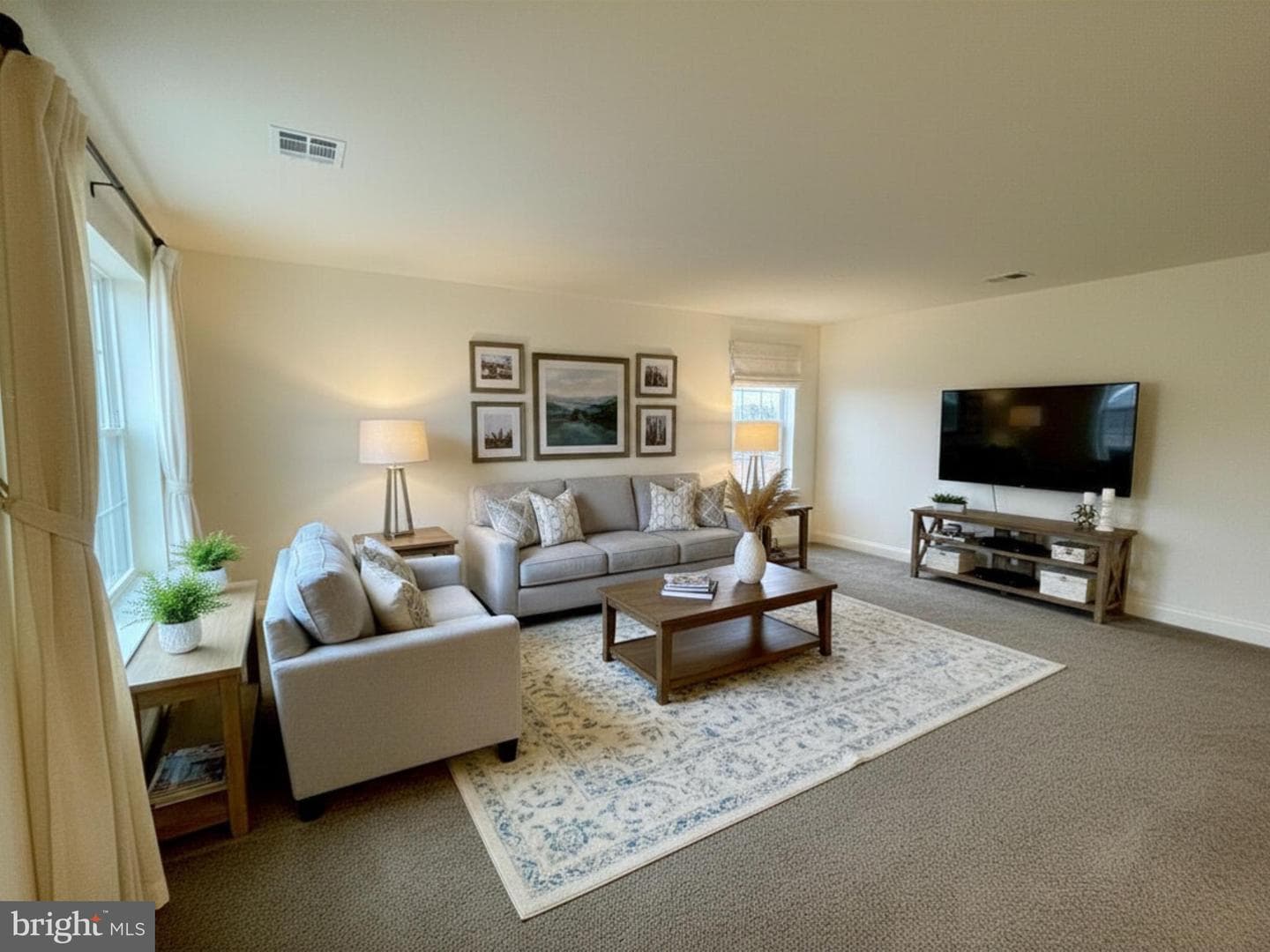 305 Jasmine Drive photo 12