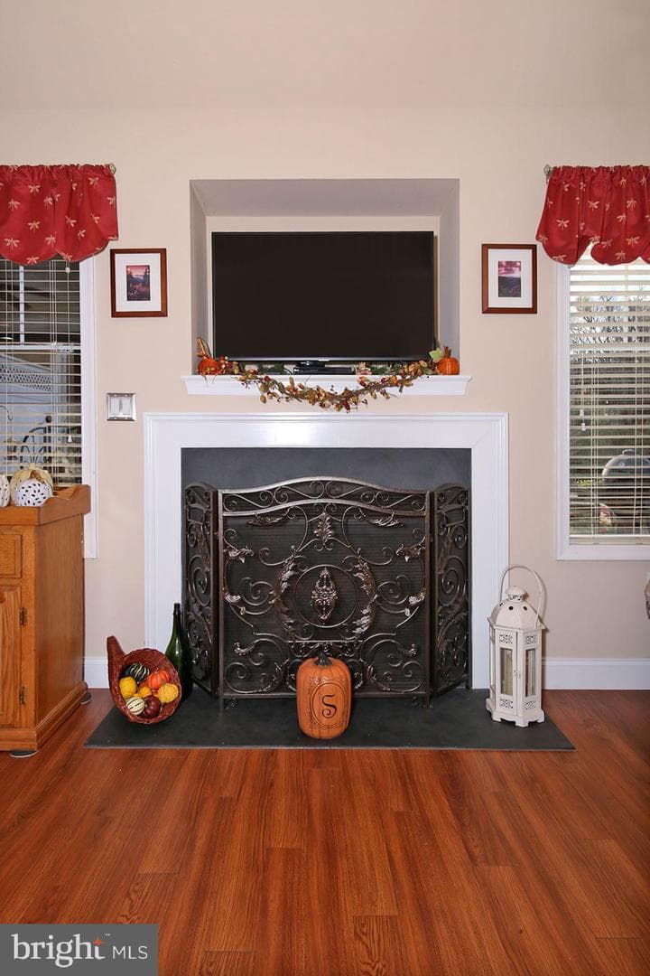1122 Alden Way photo 10