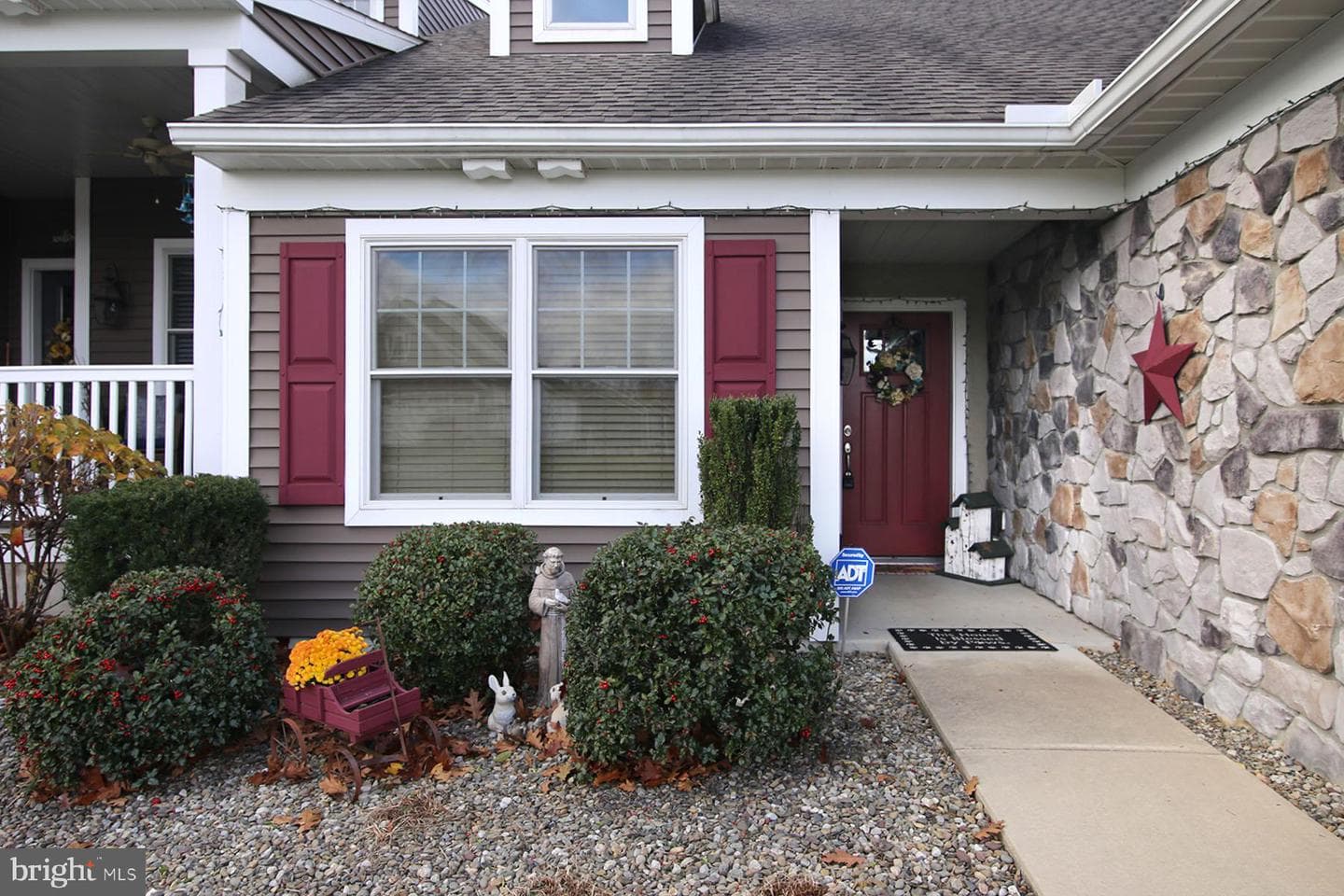 1122 Alden Way photo 3