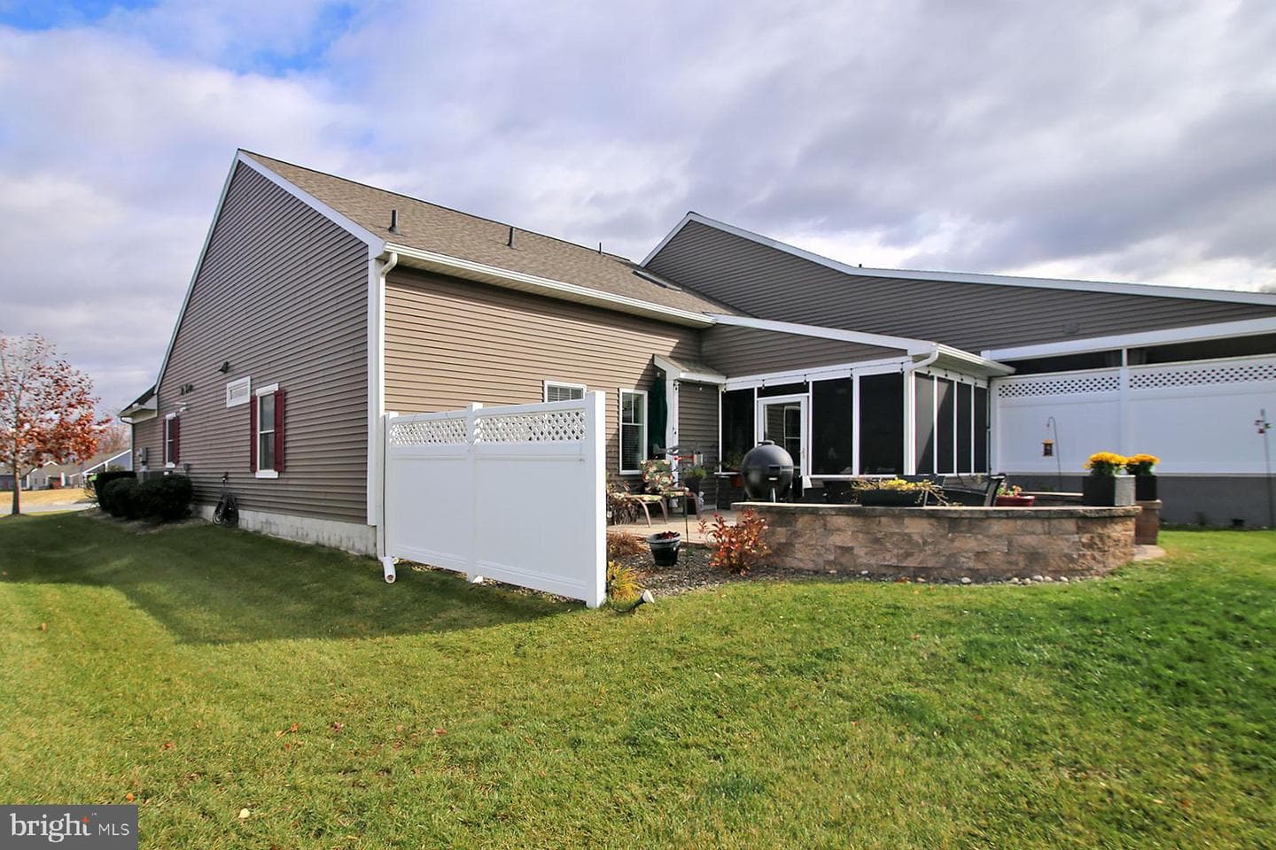 1122 Alden Way photo 42